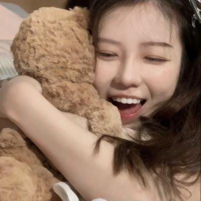 帐棚顶上的马戏团艺人